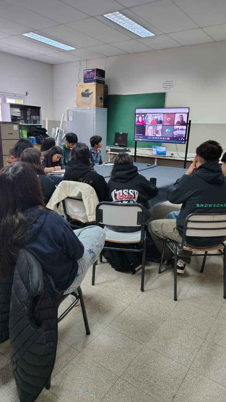 Imagen de: Estudiantes del CET N°26 dialogaron con la Base Esperanza en la Antártida